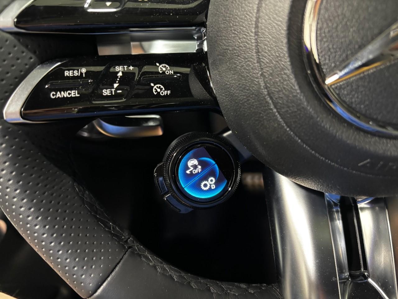 Mercedes-Benz GLB Vehicle Full-screen Gallery Image 24