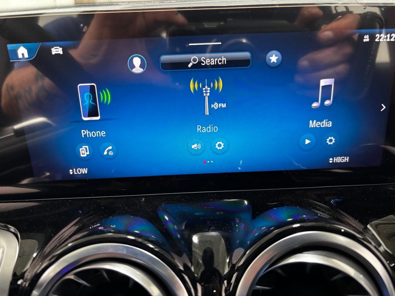 Mercedes-Benz GLB Vehicle Full-screen Gallery Image 27