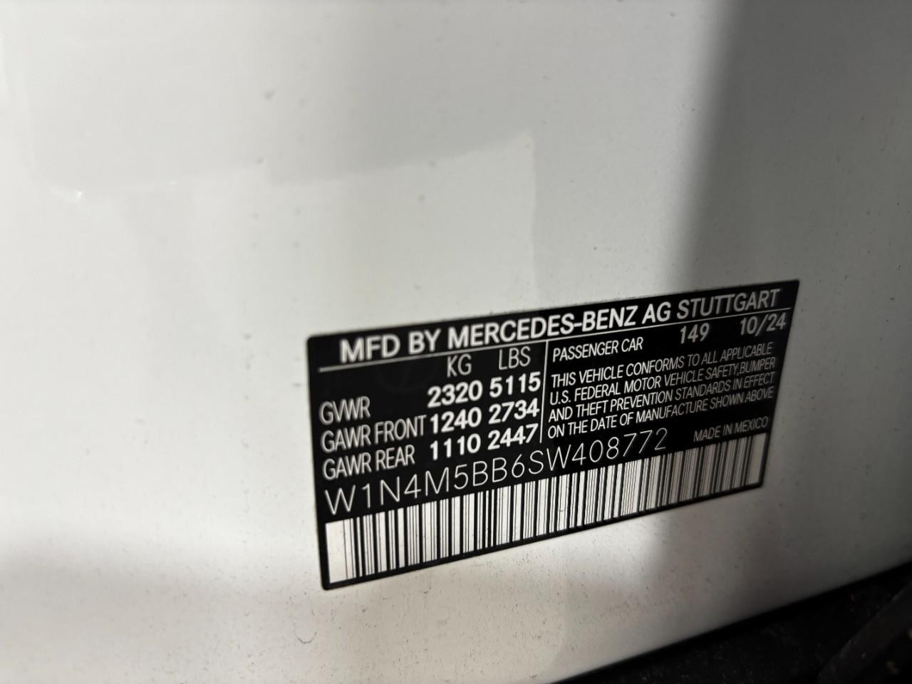 Mercedes-Benz GLB Vehicle Full-screen Gallery Image 44