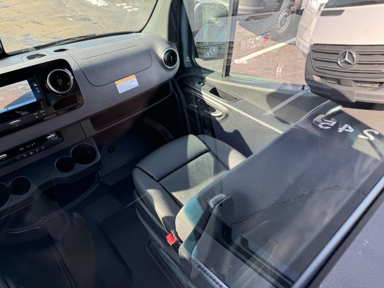 Mercedes-Benz Sprinter Cargo Van Vehicle Full-screen Gallery Image 10