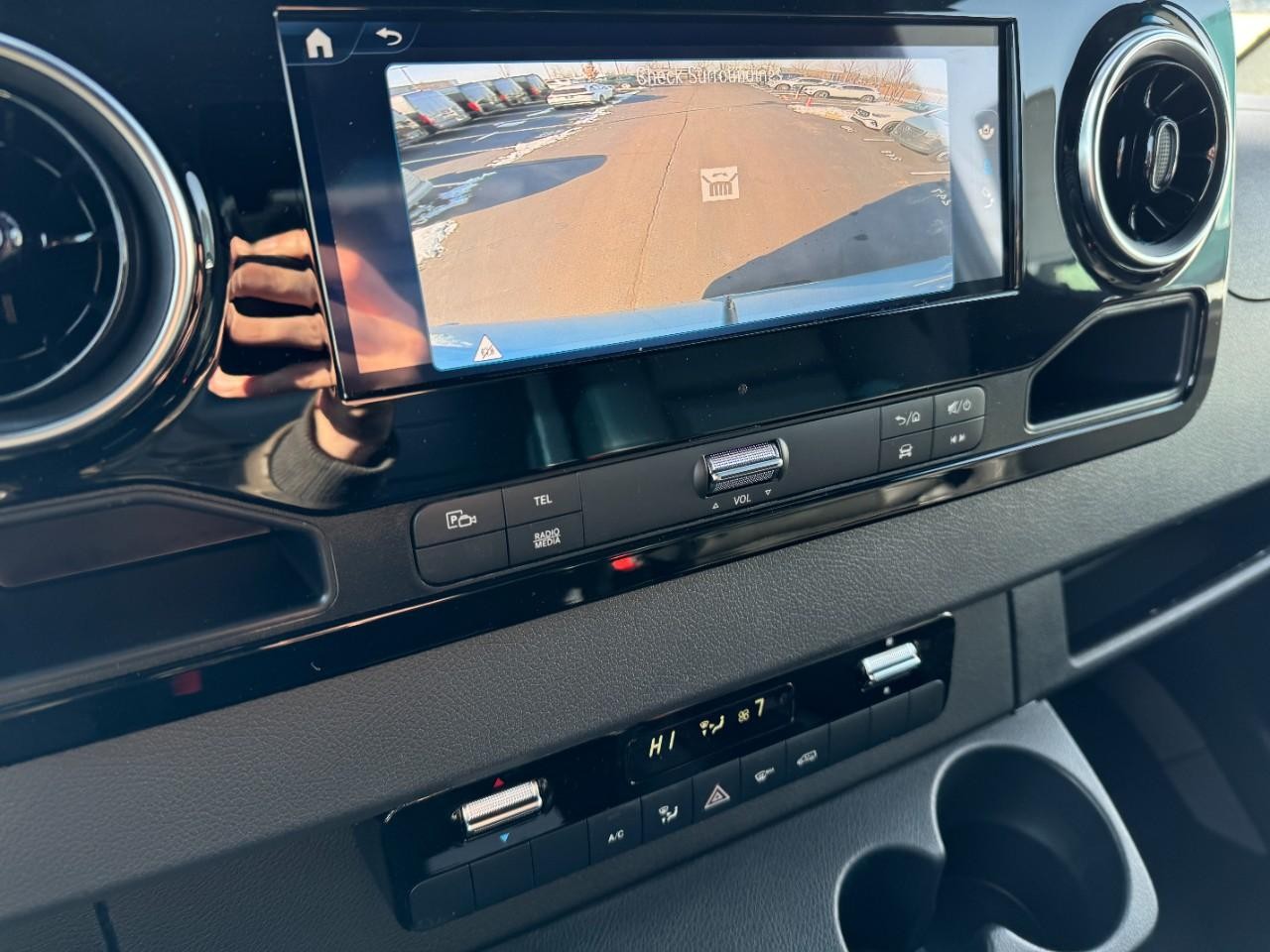 Mercedes-Benz Sprinter Cargo Van Vehicle Full-screen Gallery Image 32