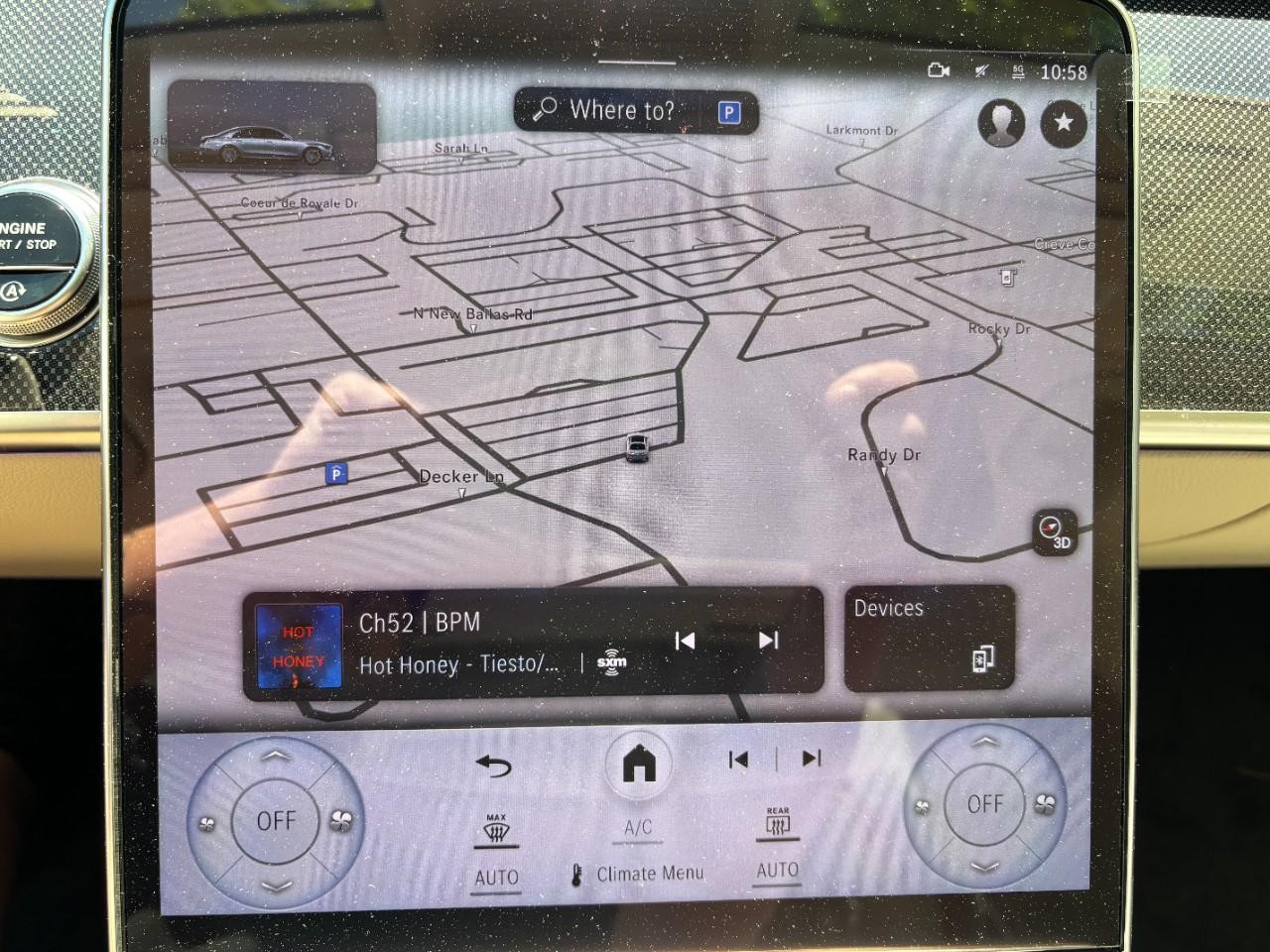 Mercedes-Benz S-Class Vehicle Full-screen Gallery Image 25