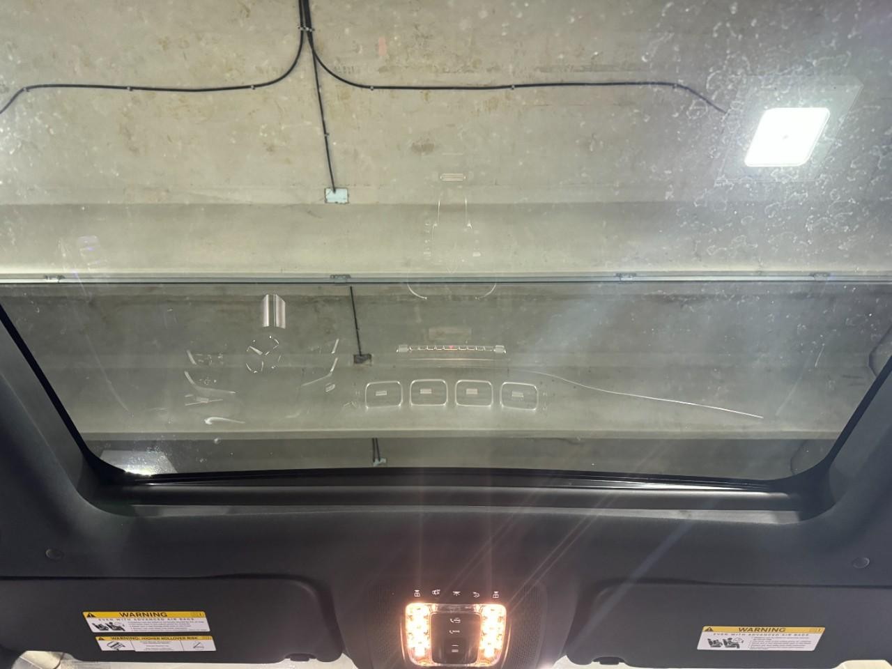 Mercedes-Benz GLS Vehicle Full-screen Gallery Image 12