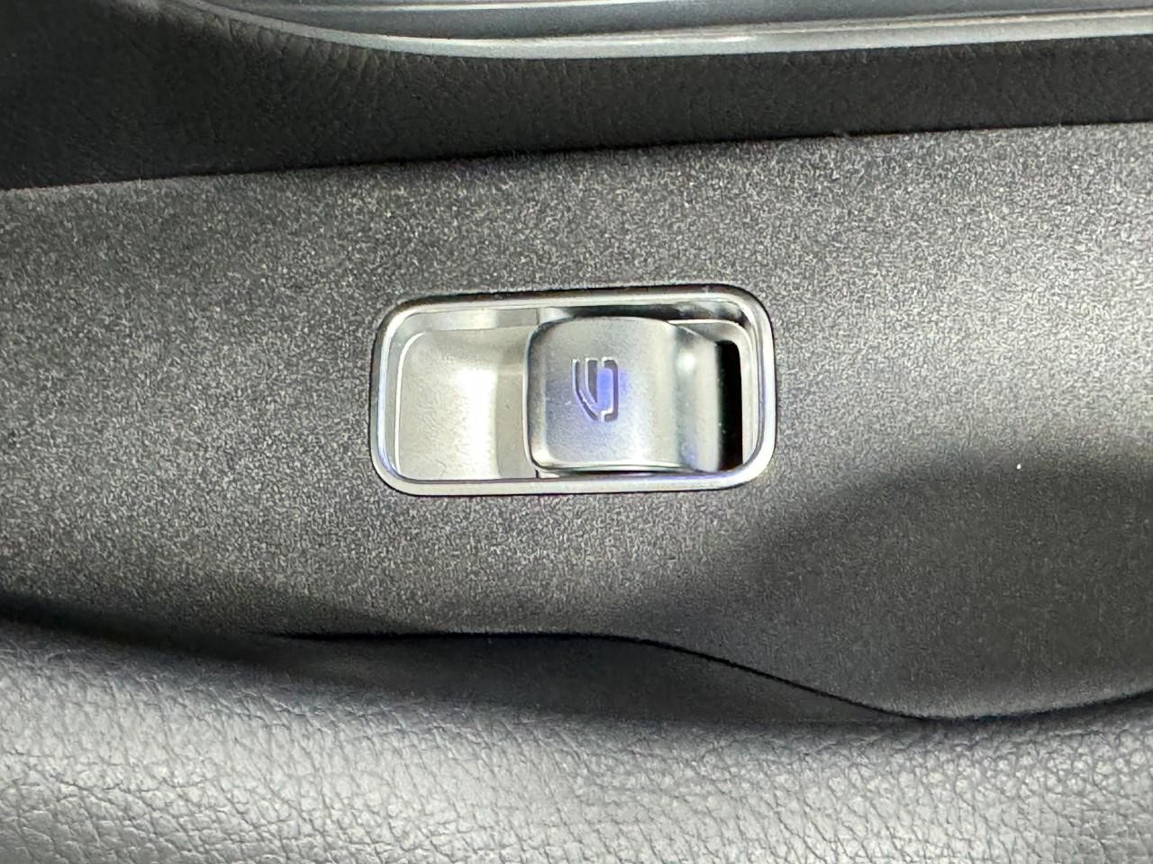 Mercedes-Benz GLS Vehicle Full-screen Gallery Image 24