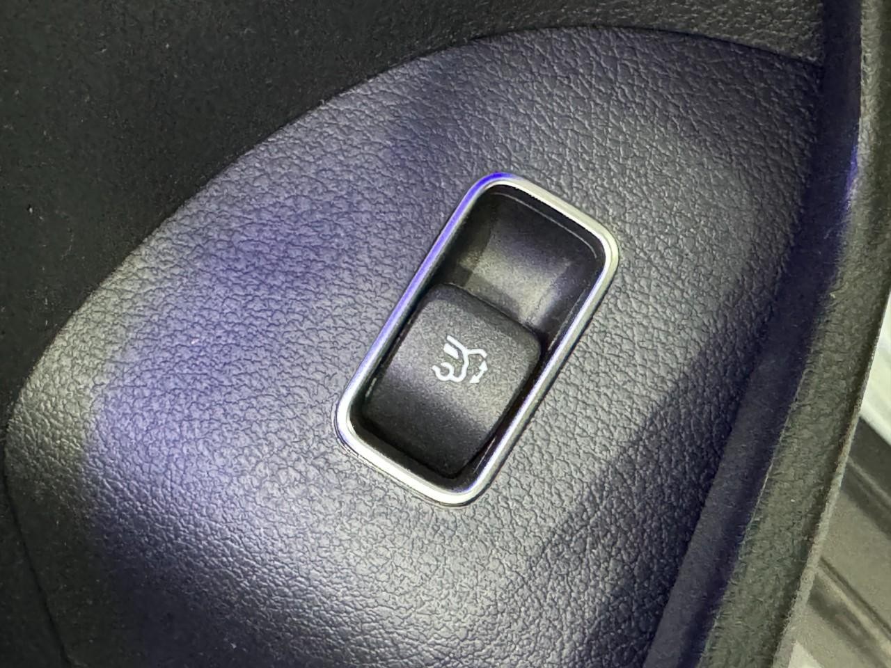 Mercedes-Benz GLS Vehicle Full-screen Gallery Image 29