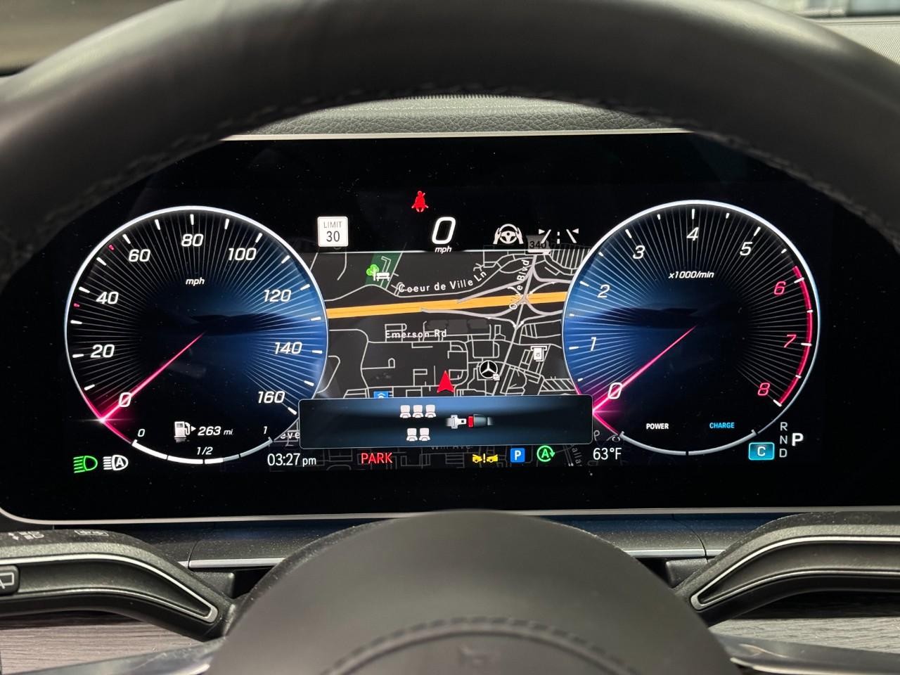 Mercedes-Benz GLS Vehicle Full-screen Gallery Image 36