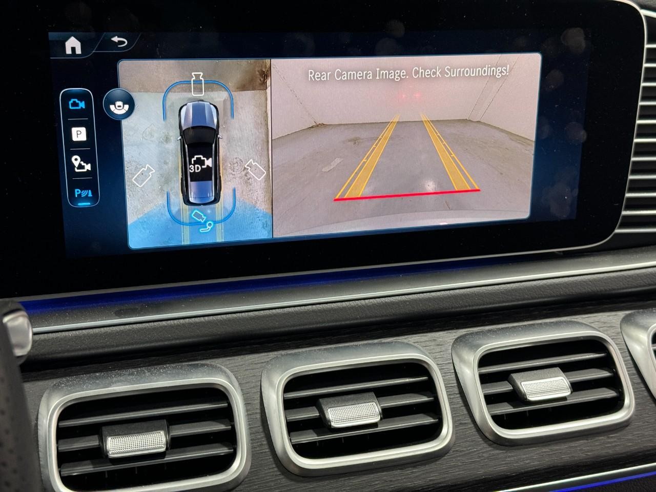 Mercedes-Benz GLS Vehicle Full-screen Gallery Image 38