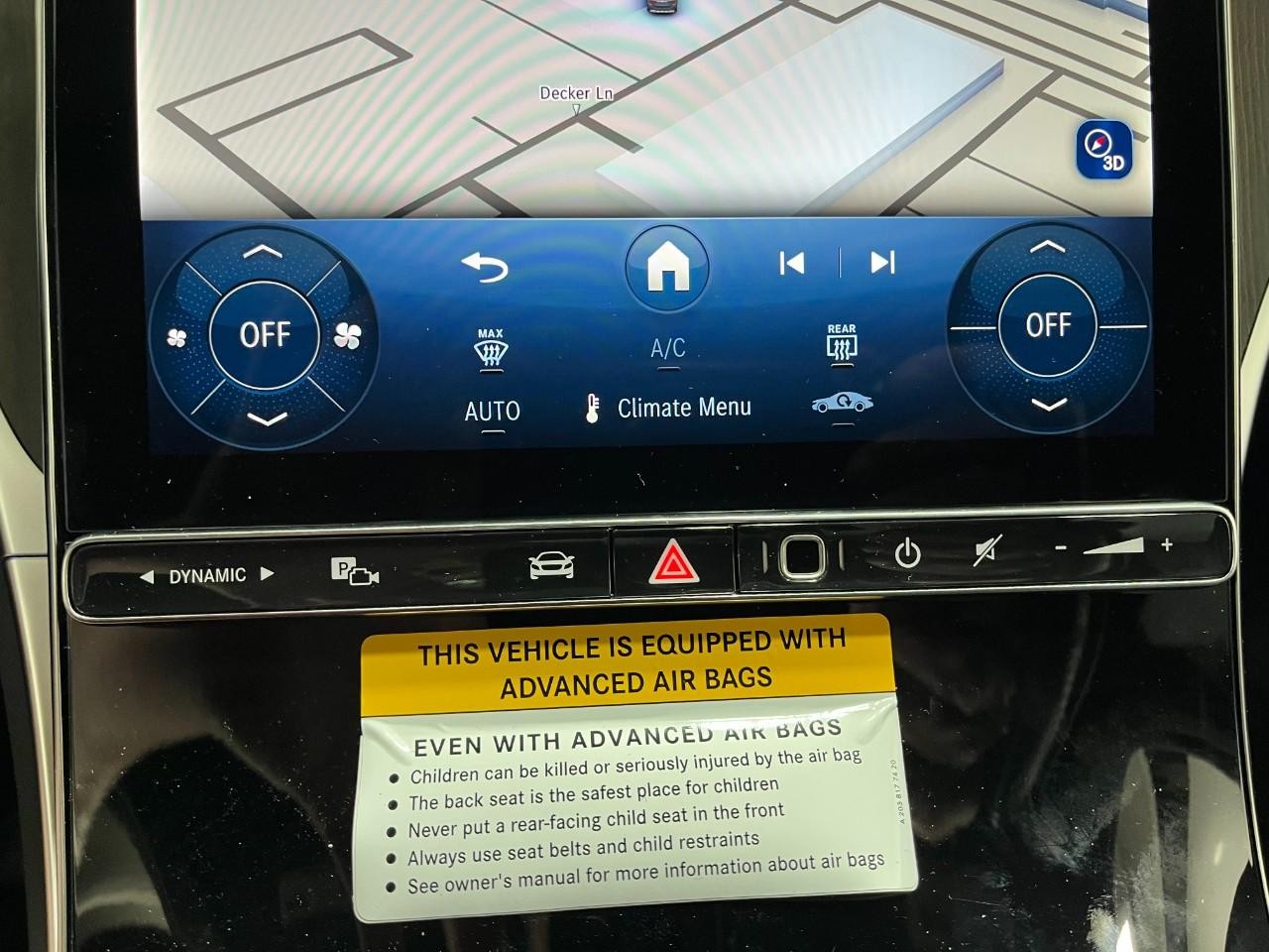 Mercedes-Benz GLC Vehicle Full-screen Gallery Image 27