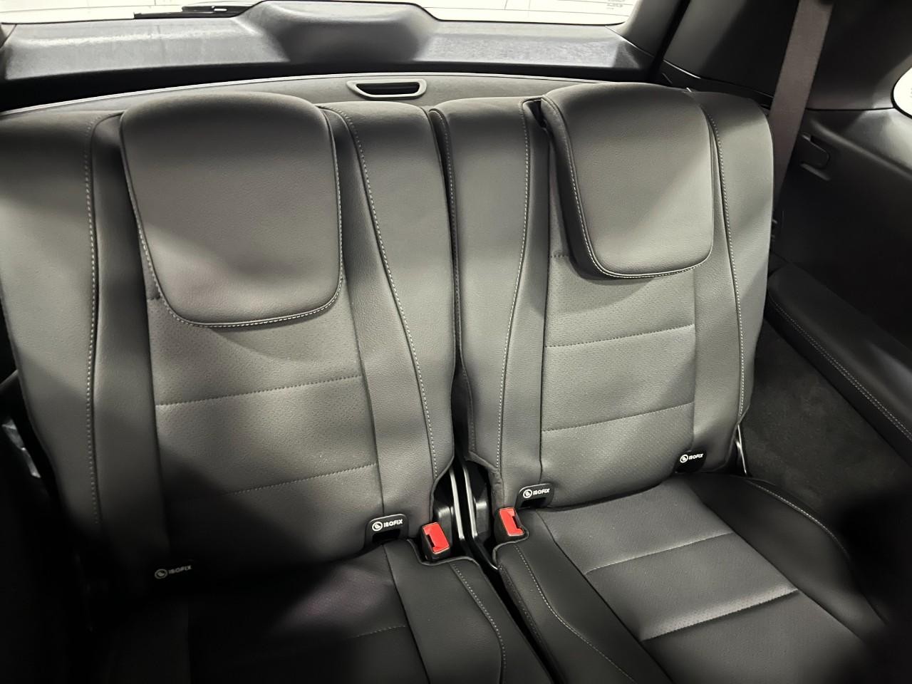 Mercedes-Benz GLS Vehicle Full-screen Gallery Image 13