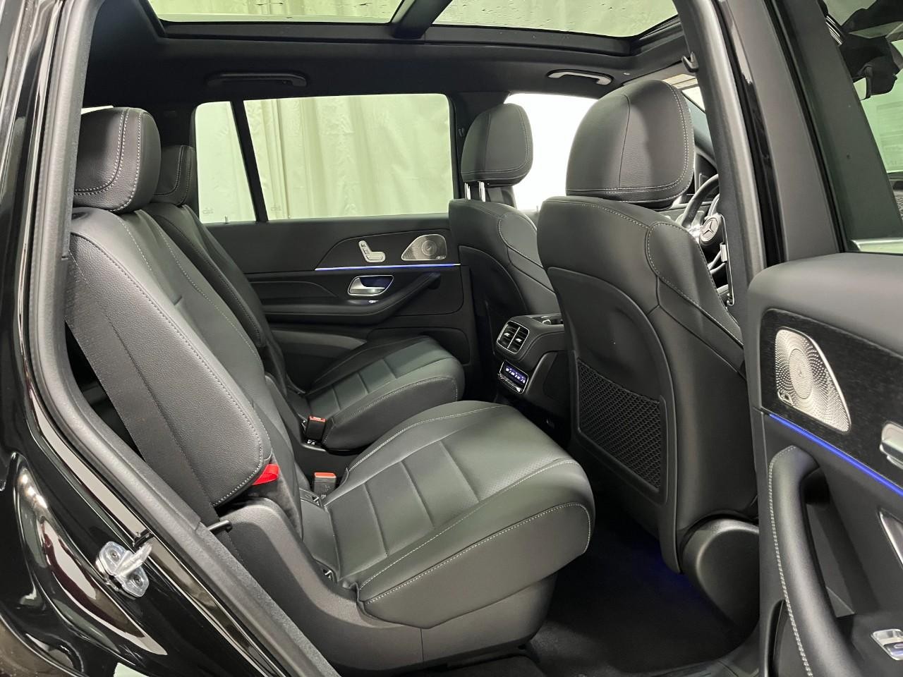 Mercedes-Benz GLS Vehicle Full-screen Gallery Image 14