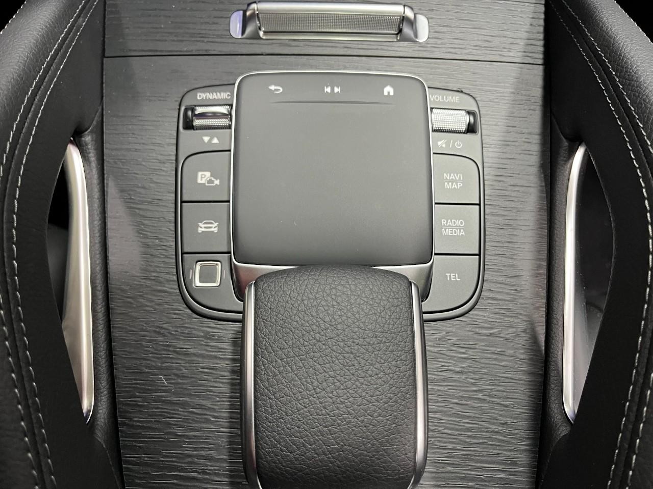 Mercedes-Benz GLS Vehicle Full-screen Gallery Image 30