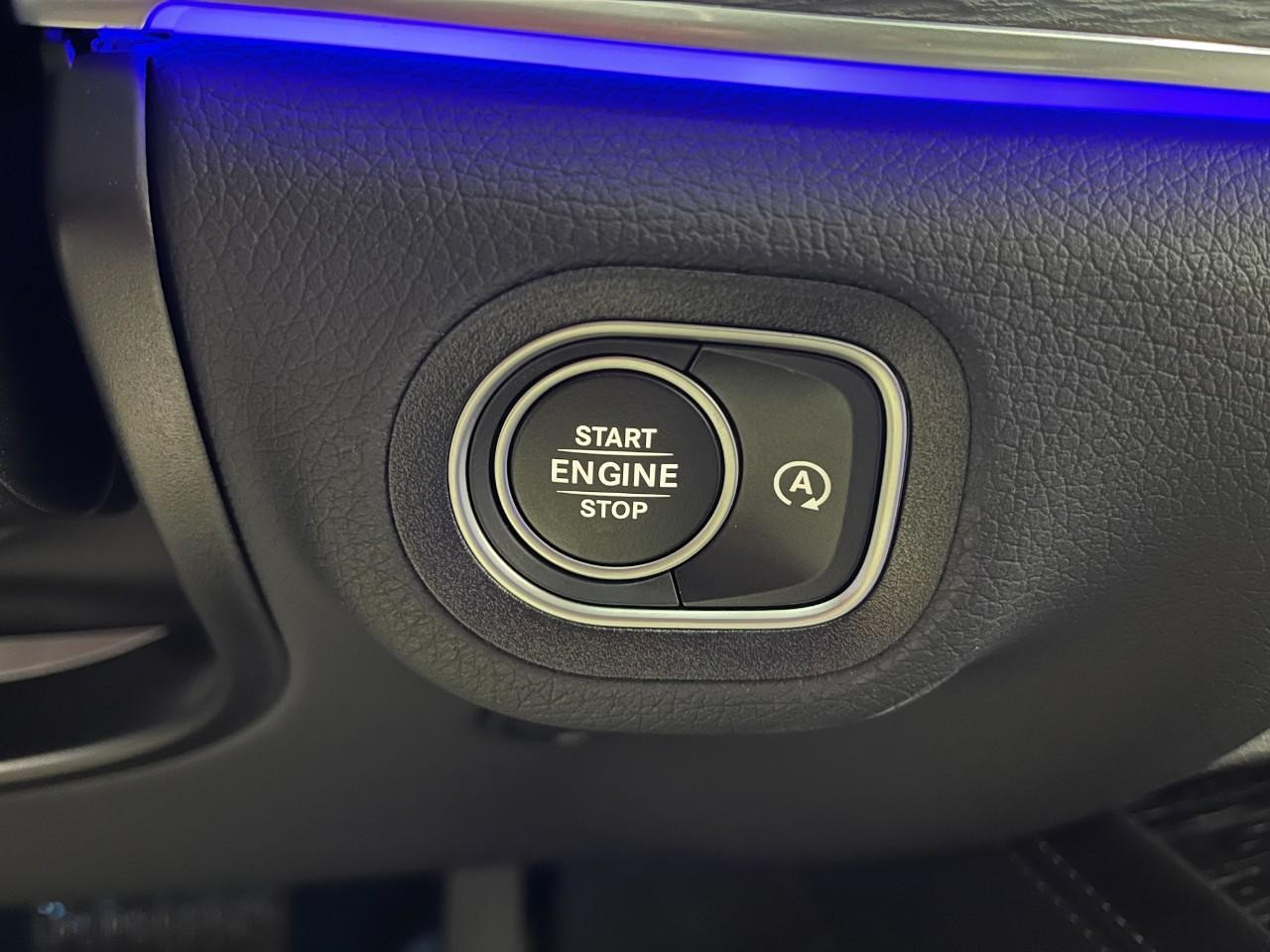 Mercedes-Benz GLS Vehicle Full-screen Gallery Image 32