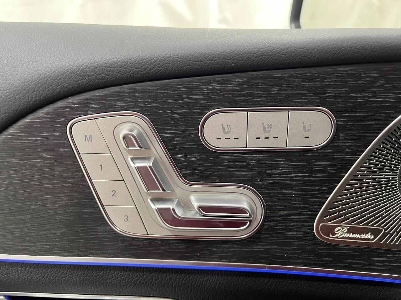 Mercedes-Benz GLS Vehicle Full-screen Gallery Image 34