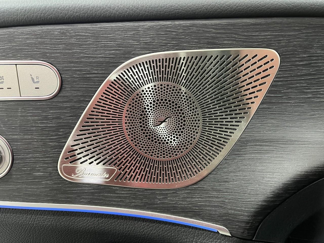 Mercedes-Benz GLS Vehicle Full-screen Gallery Image 35