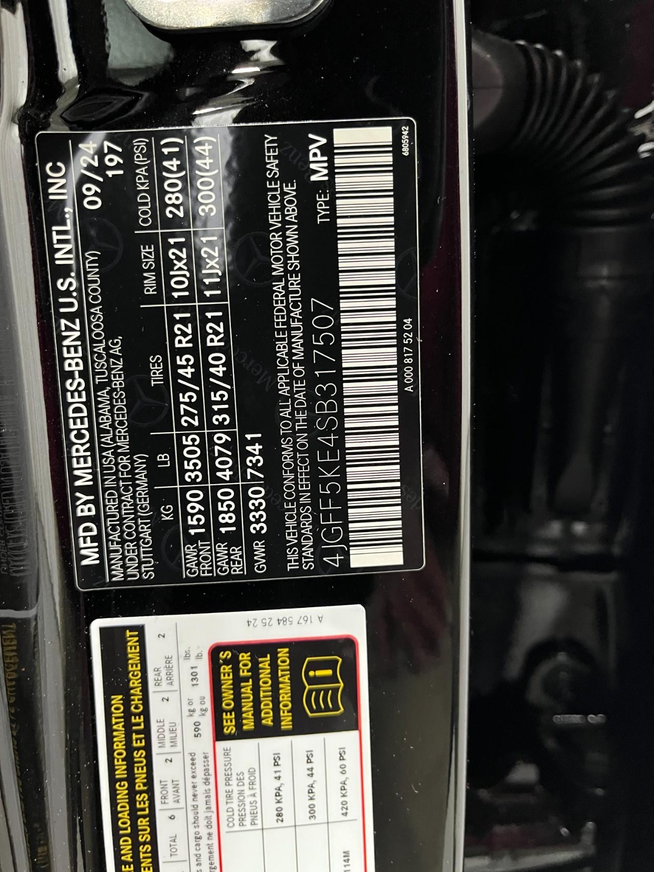 Mercedes-Benz GLS Vehicle Full-screen Gallery Image 41