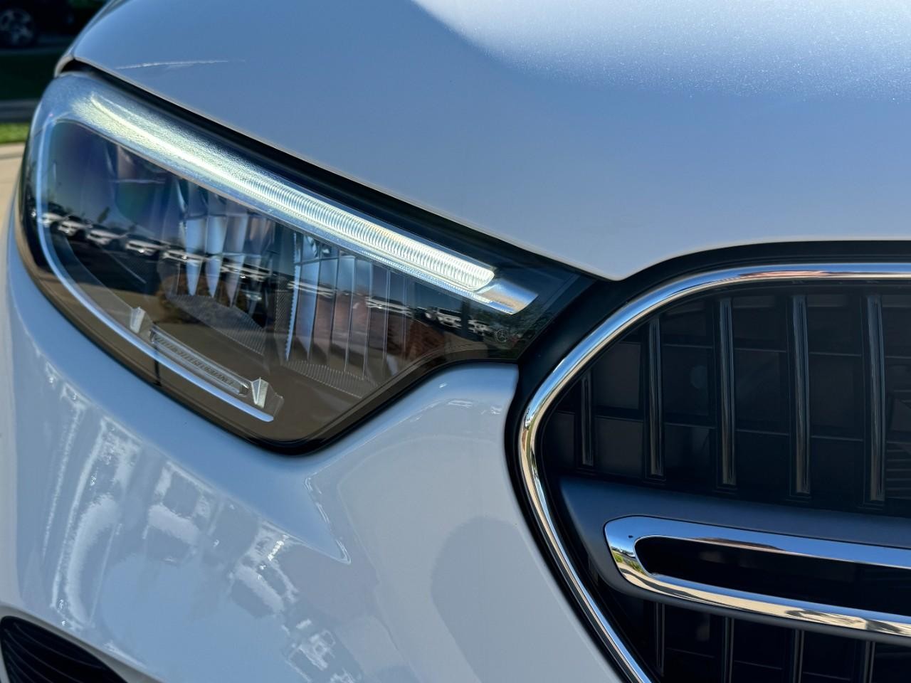 Mercedes-Benz GLC Vehicle Full-screen Gallery Image 12