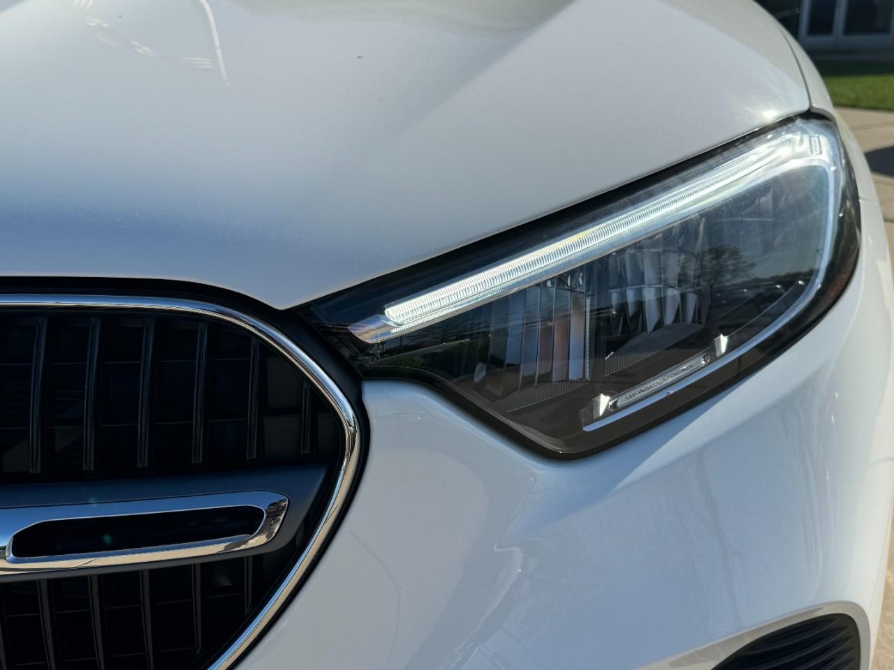 Mercedes-Benz GLC Vehicle Full-screen Gallery Image 13