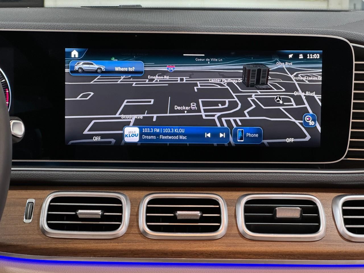 Mercedes-Benz GLE Vehicle Full-screen Gallery Image 14