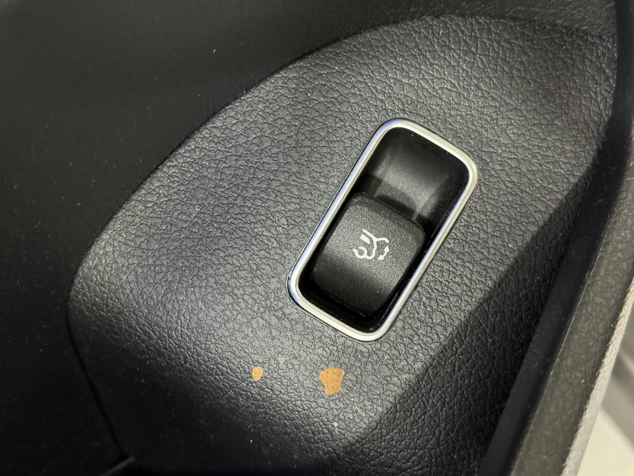 Mercedes-Benz GLE Vehicle Full-screen Gallery Image 27