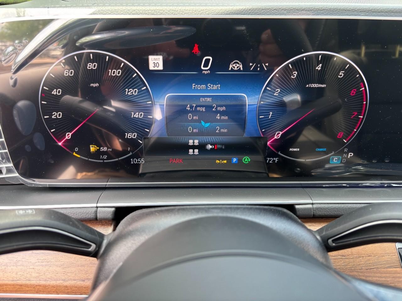 Mercedes-Benz GLS Vehicle Full-screen Gallery Image 25