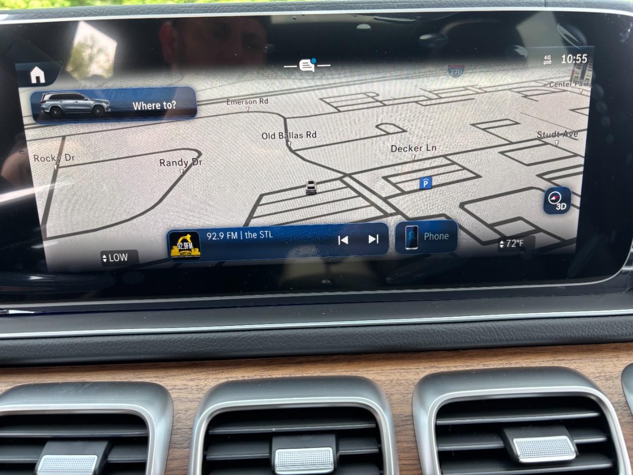 Mercedes-Benz GLS Vehicle Full-screen Gallery Image 26