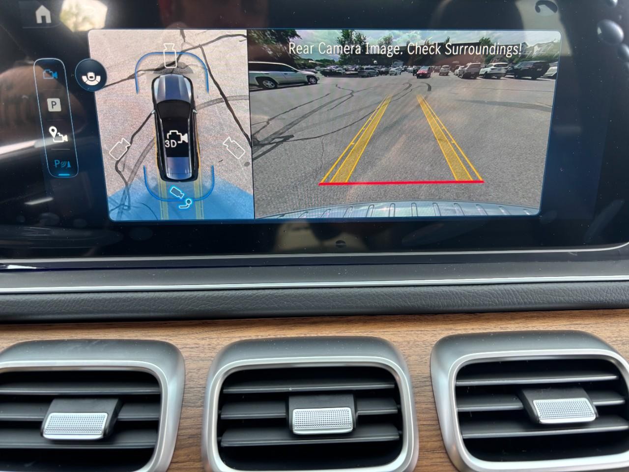 Mercedes-Benz GLS Vehicle Full-screen Gallery Image 27