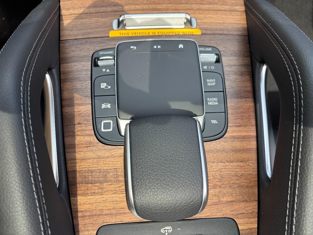 Mercedes-Benz GLS Vehicle Full-screen Gallery Image 30