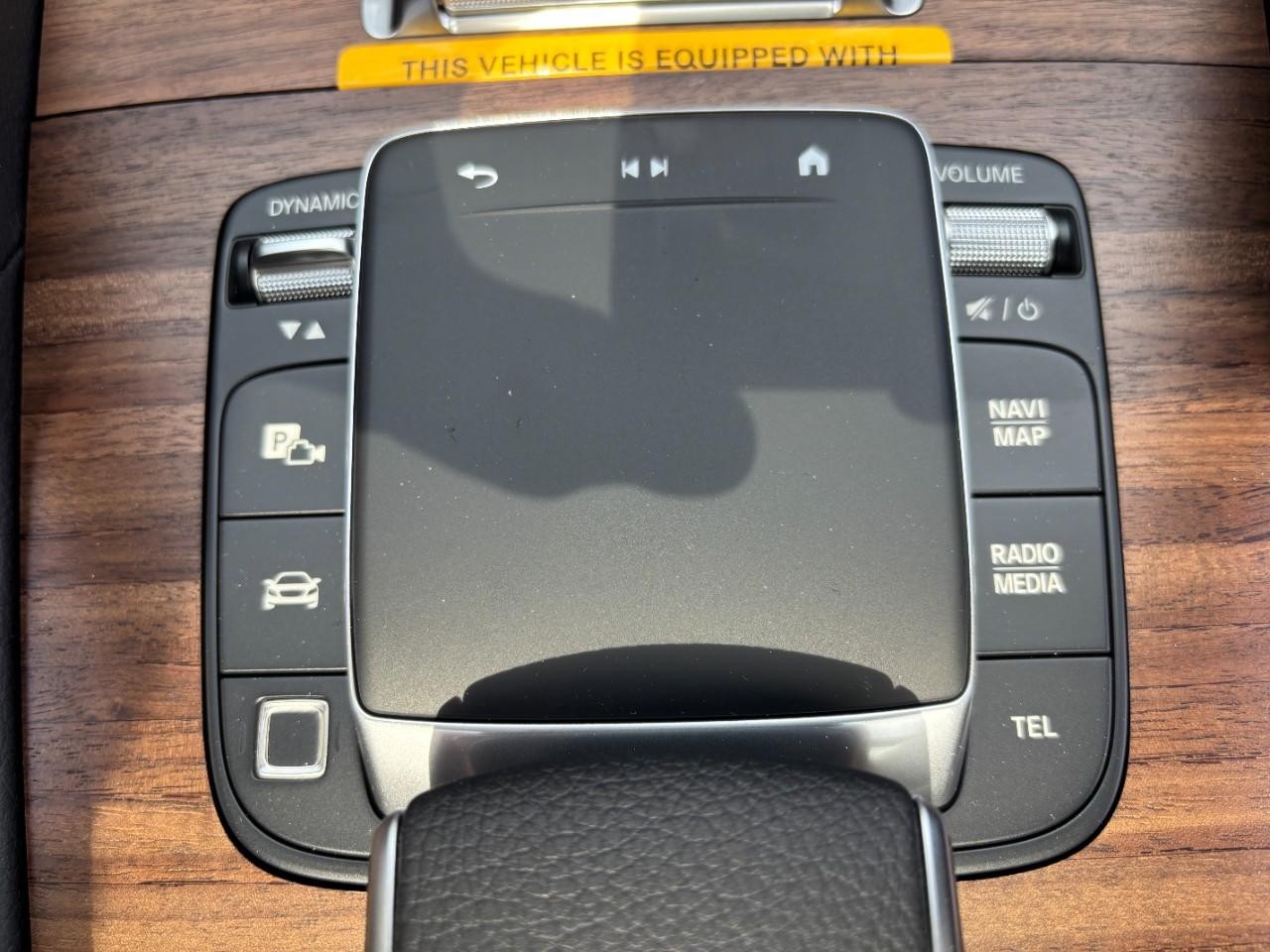 Mercedes-Benz GLS Vehicle Full-screen Gallery Image 31