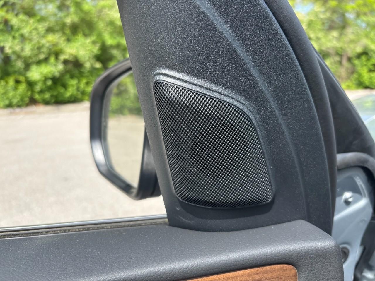 Mercedes-Benz GLS Vehicle Full-screen Gallery Image 34