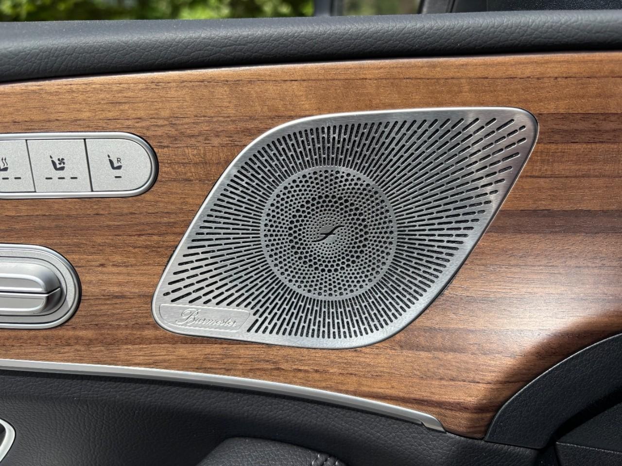 Mercedes-Benz GLS Vehicle Full-screen Gallery Image 36