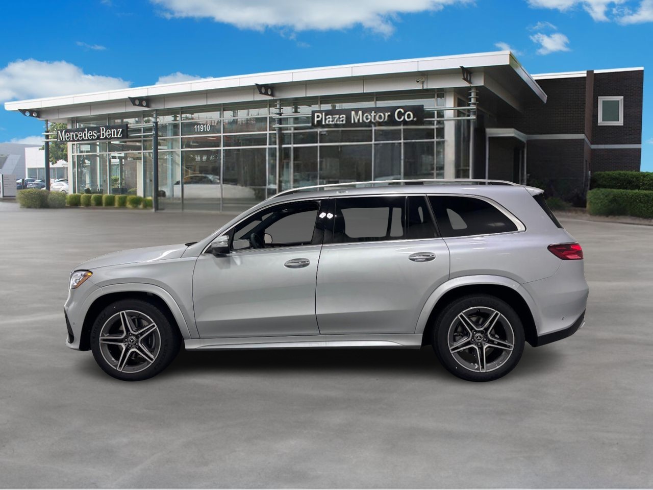 Mercedes-Benz GLS Vehicle Full-screen Gallery Image 2