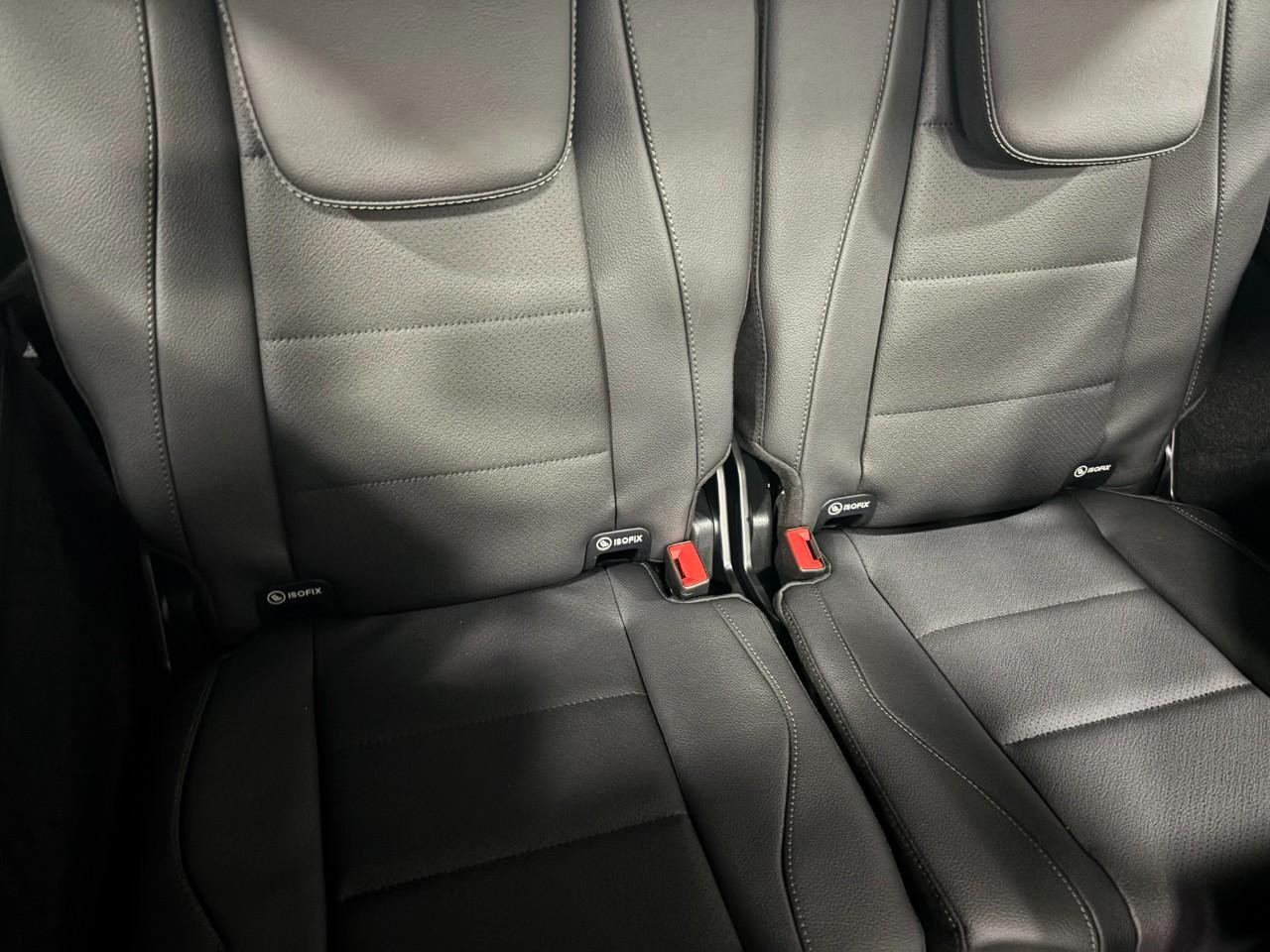 Mercedes-Benz GLS Vehicle Full-screen Gallery Image 13