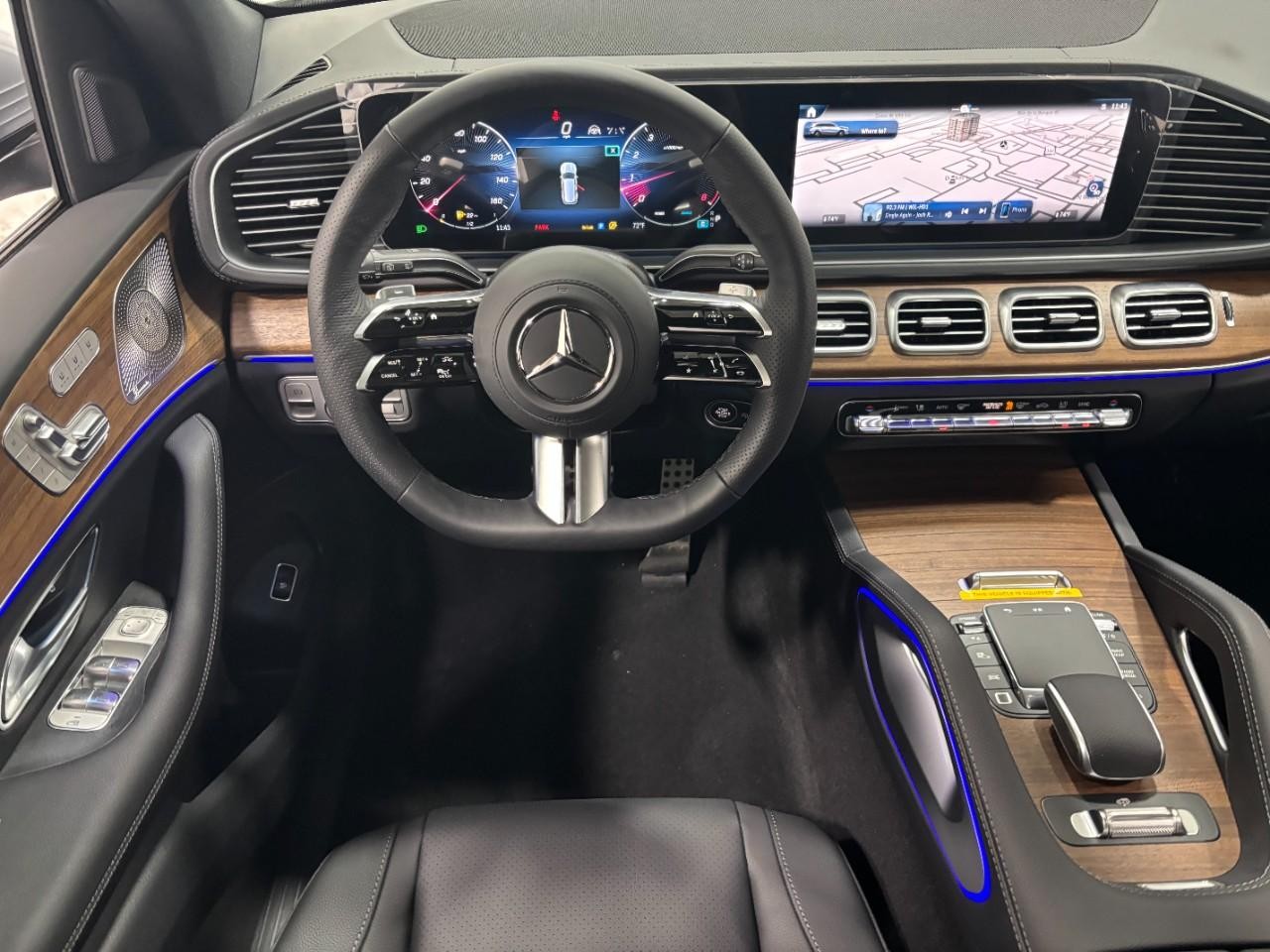 Mercedes-Benz GLS Vehicle Full-screen Gallery Image 16