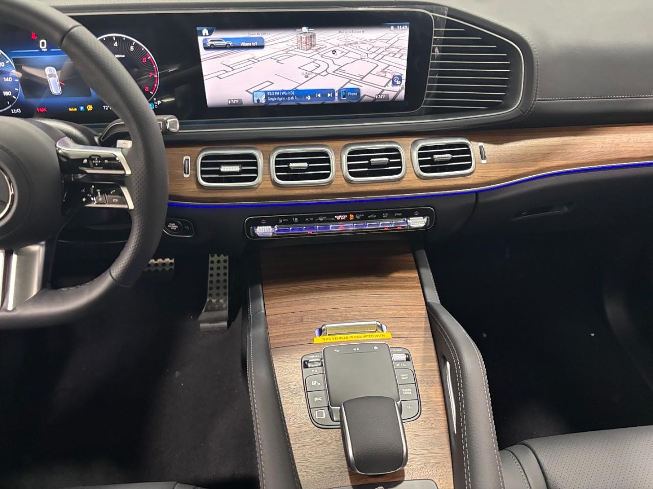 Mercedes-Benz GLS Vehicle Full-screen Gallery Image 17