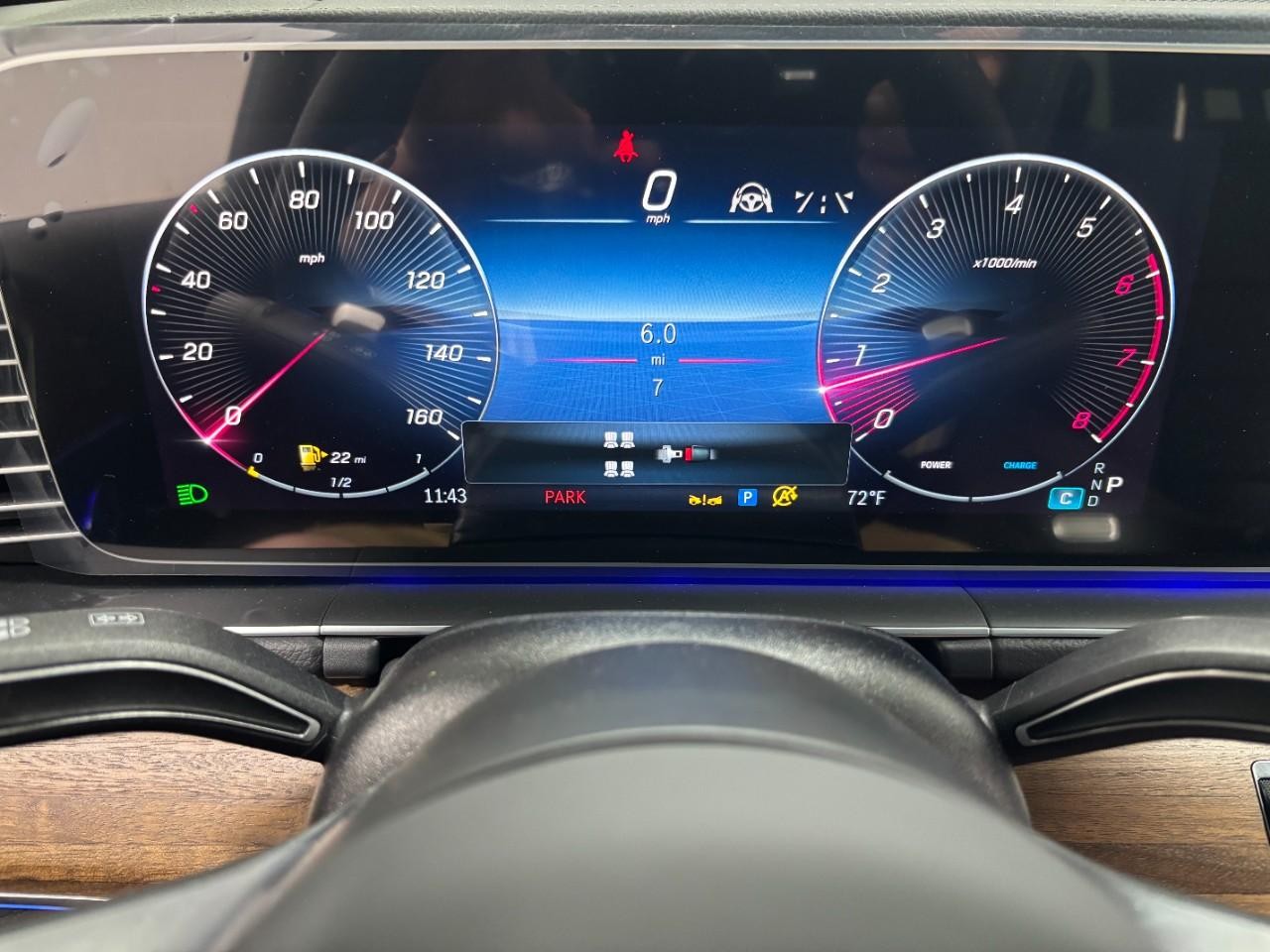 Mercedes-Benz GLS Vehicle Full-screen Gallery Image 25