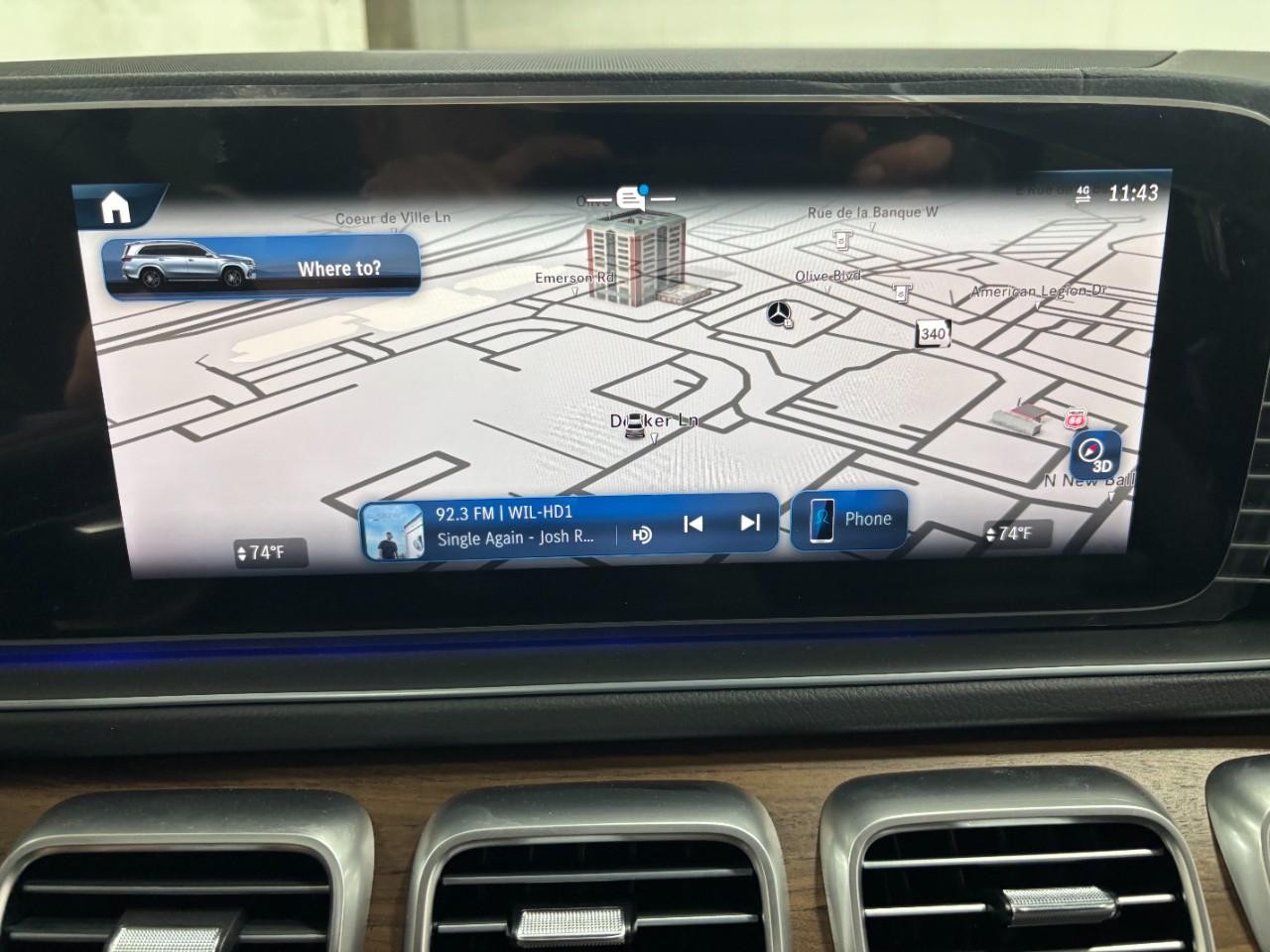 Mercedes-Benz GLS Vehicle Full-screen Gallery Image 26