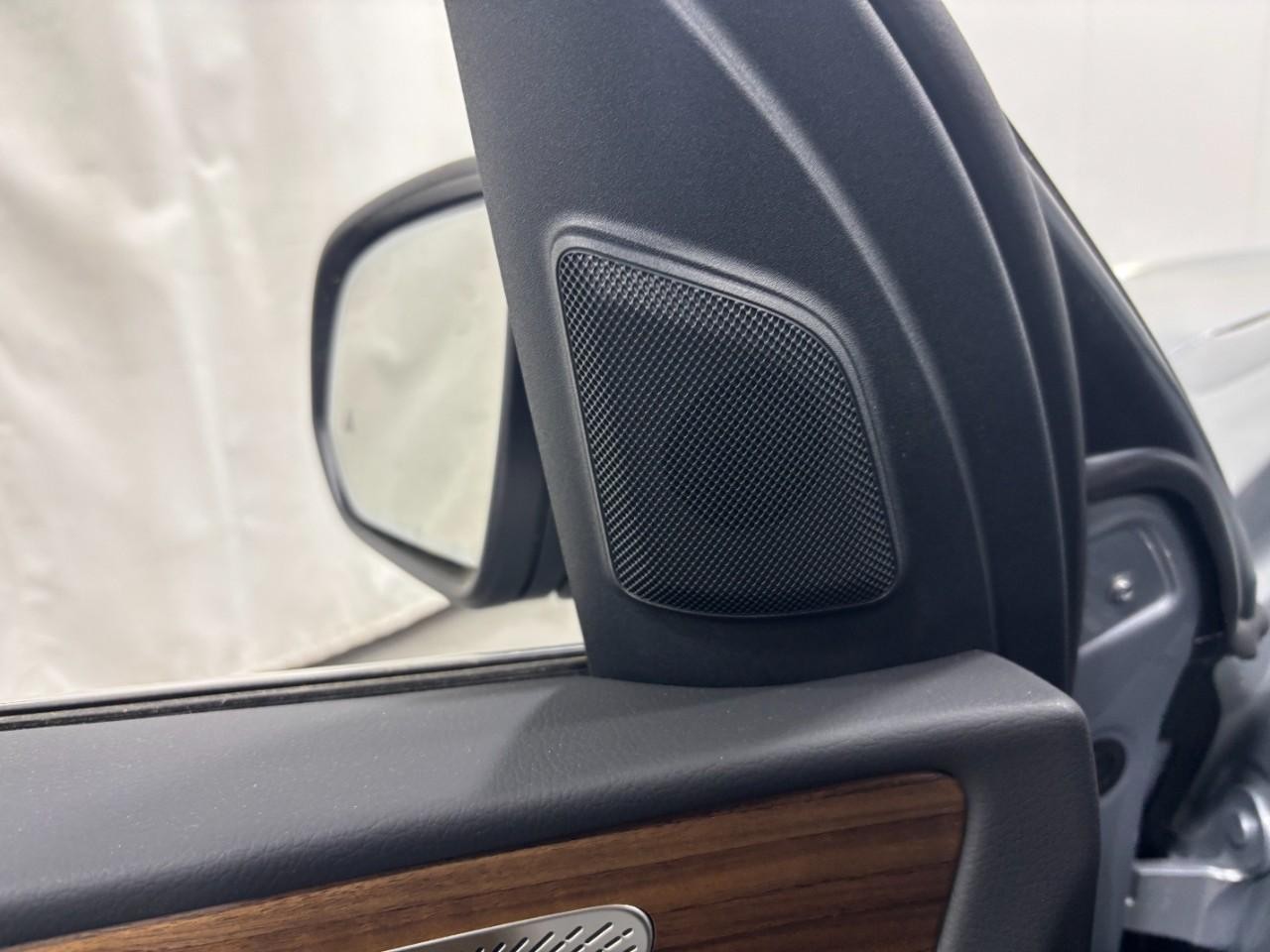 Mercedes-Benz GLS Vehicle Full-screen Gallery Image 34