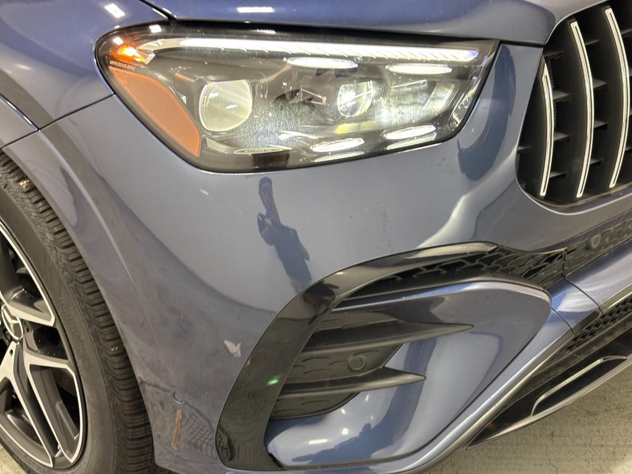 Mercedes-Benz GLE Vehicle Full-screen Gallery Image 8