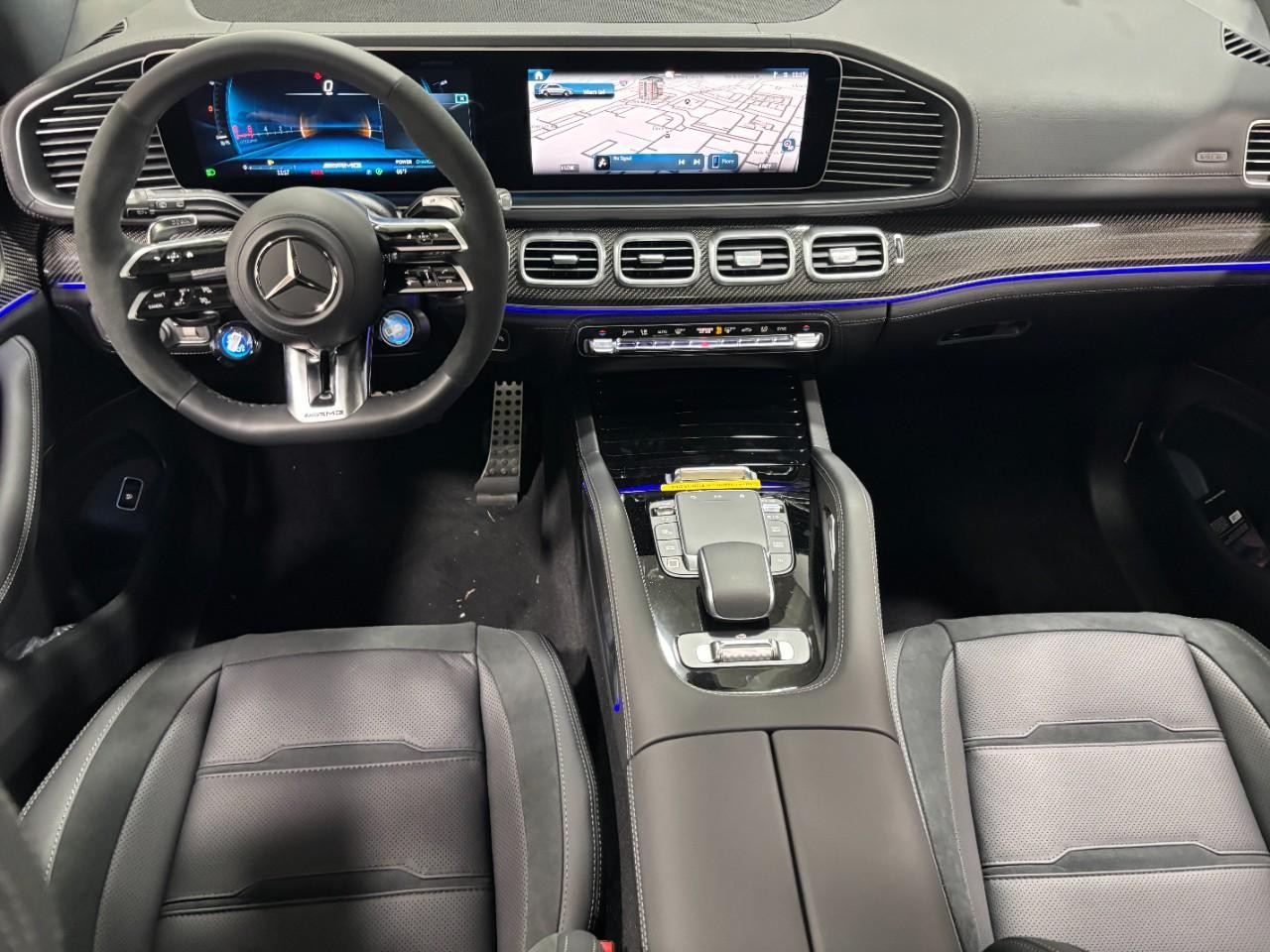 Mercedes-Benz GLE Vehicle Full-screen Gallery Image 14