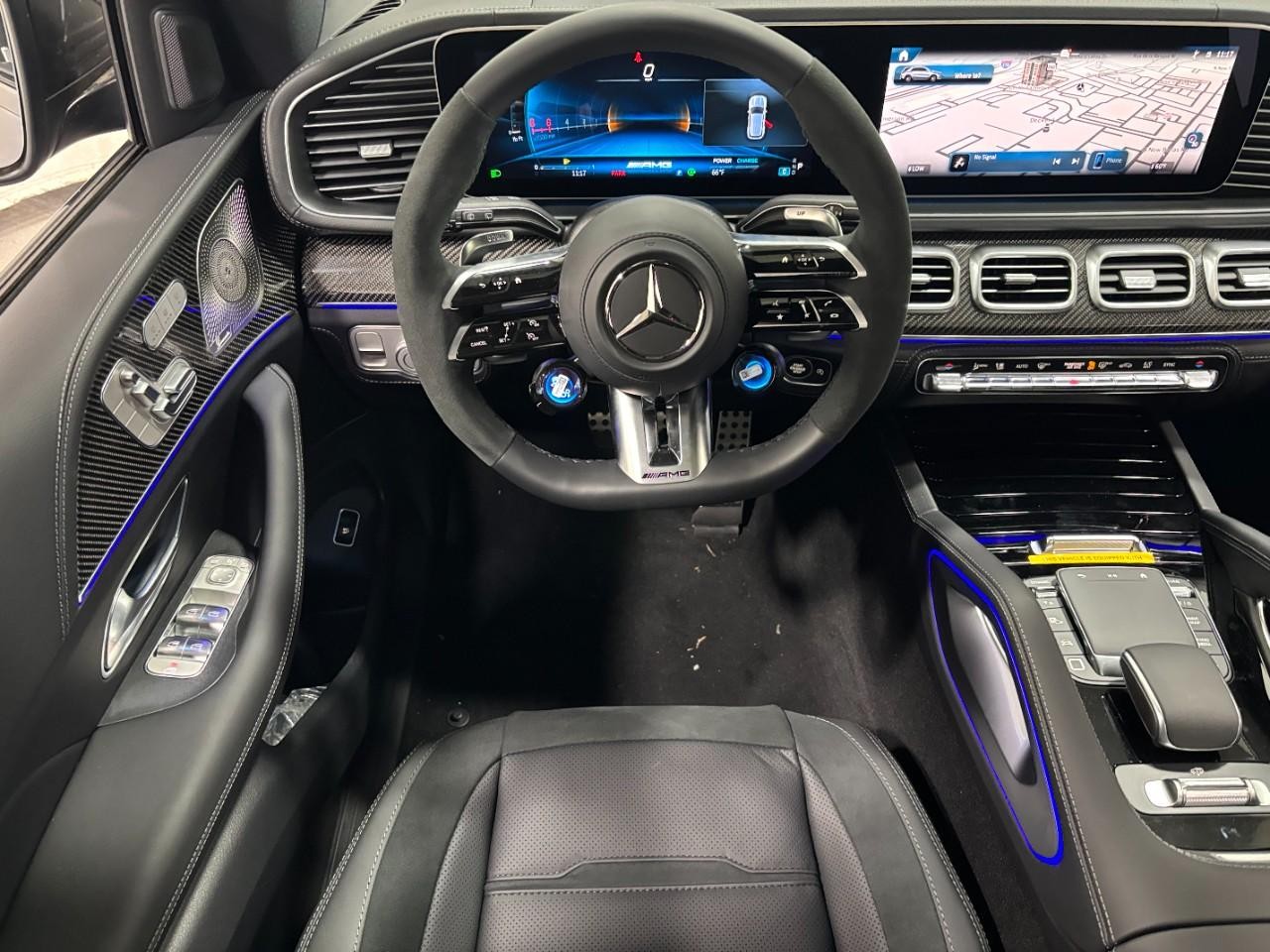Mercedes-Benz GLE Vehicle Full-screen Gallery Image 15