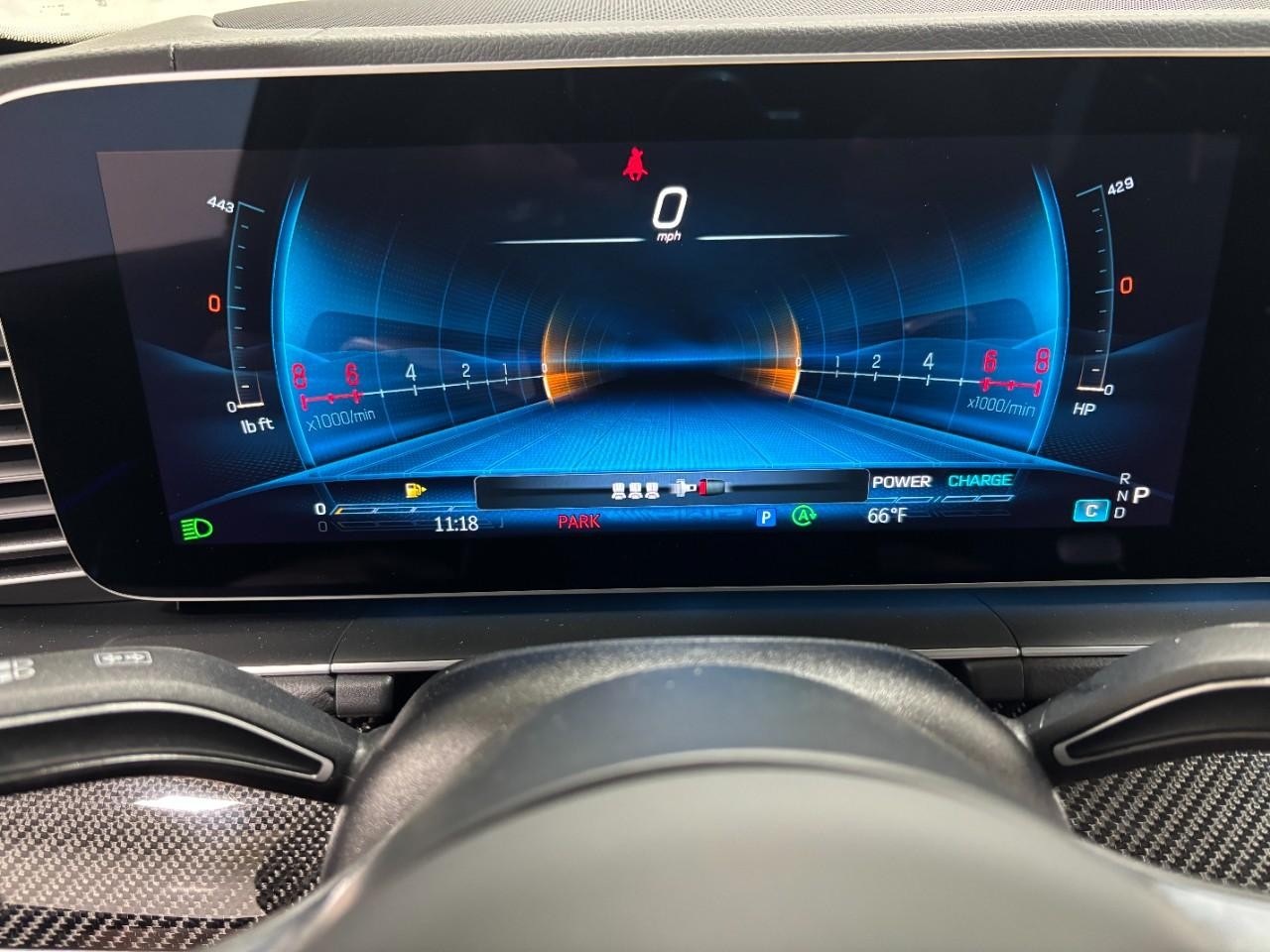 Mercedes-Benz GLE Vehicle Full-screen Gallery Image 24