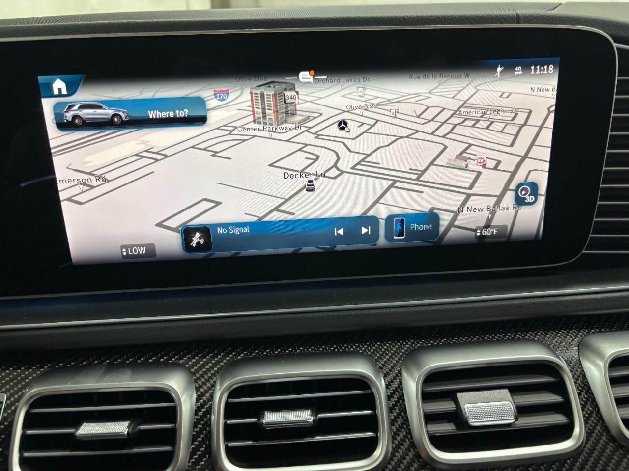 Mercedes-Benz GLE Vehicle Full-screen Gallery Image 25