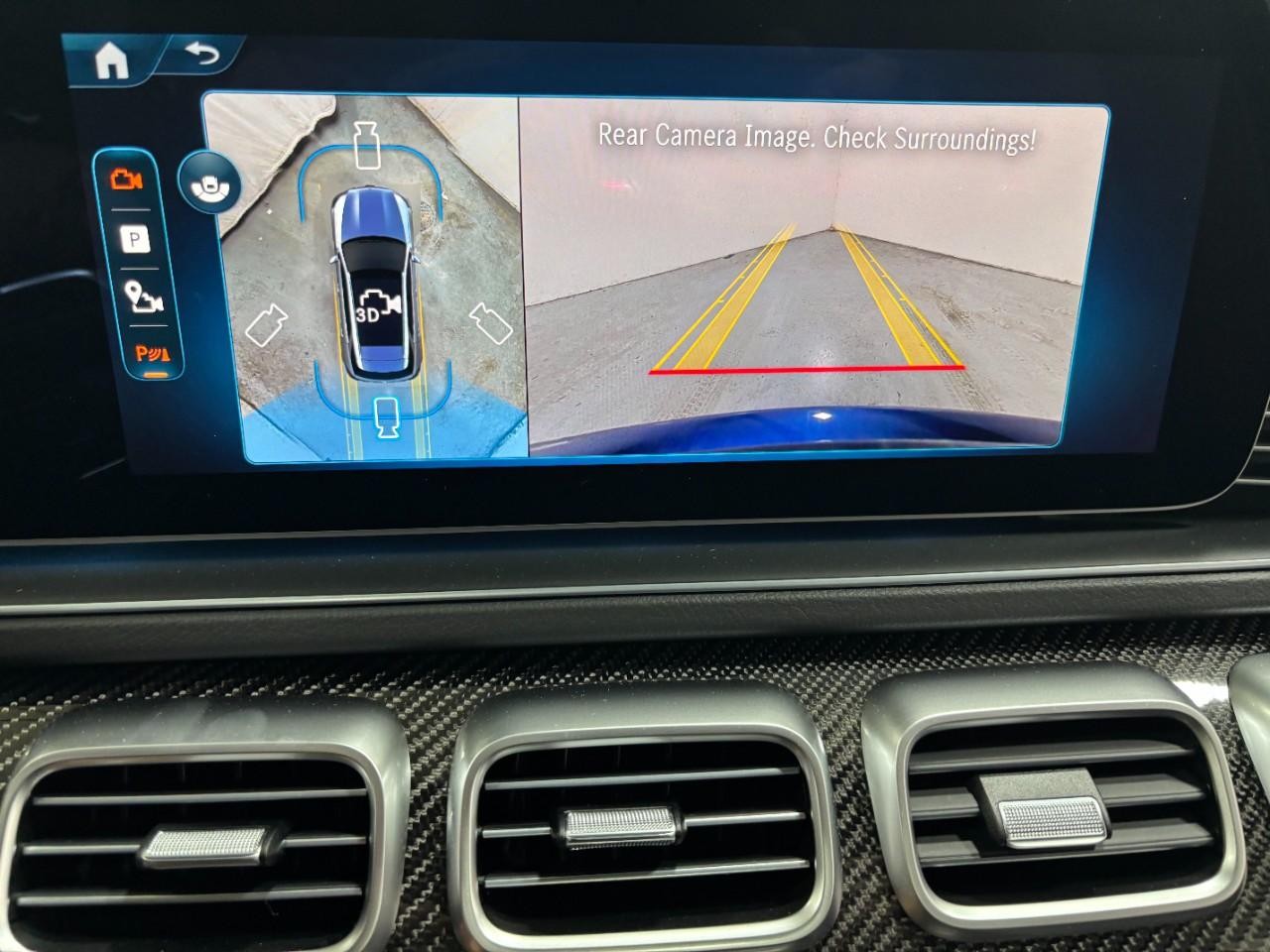 Mercedes-Benz GLE Vehicle Full-screen Gallery Image 26