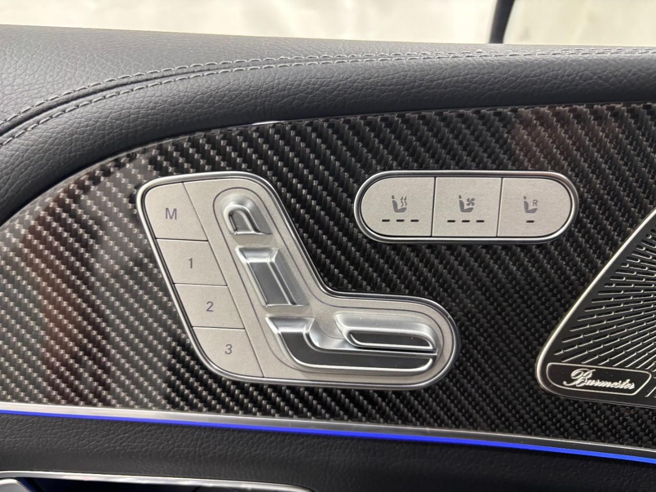 Mercedes-Benz GLE Vehicle Full-screen Gallery Image 34