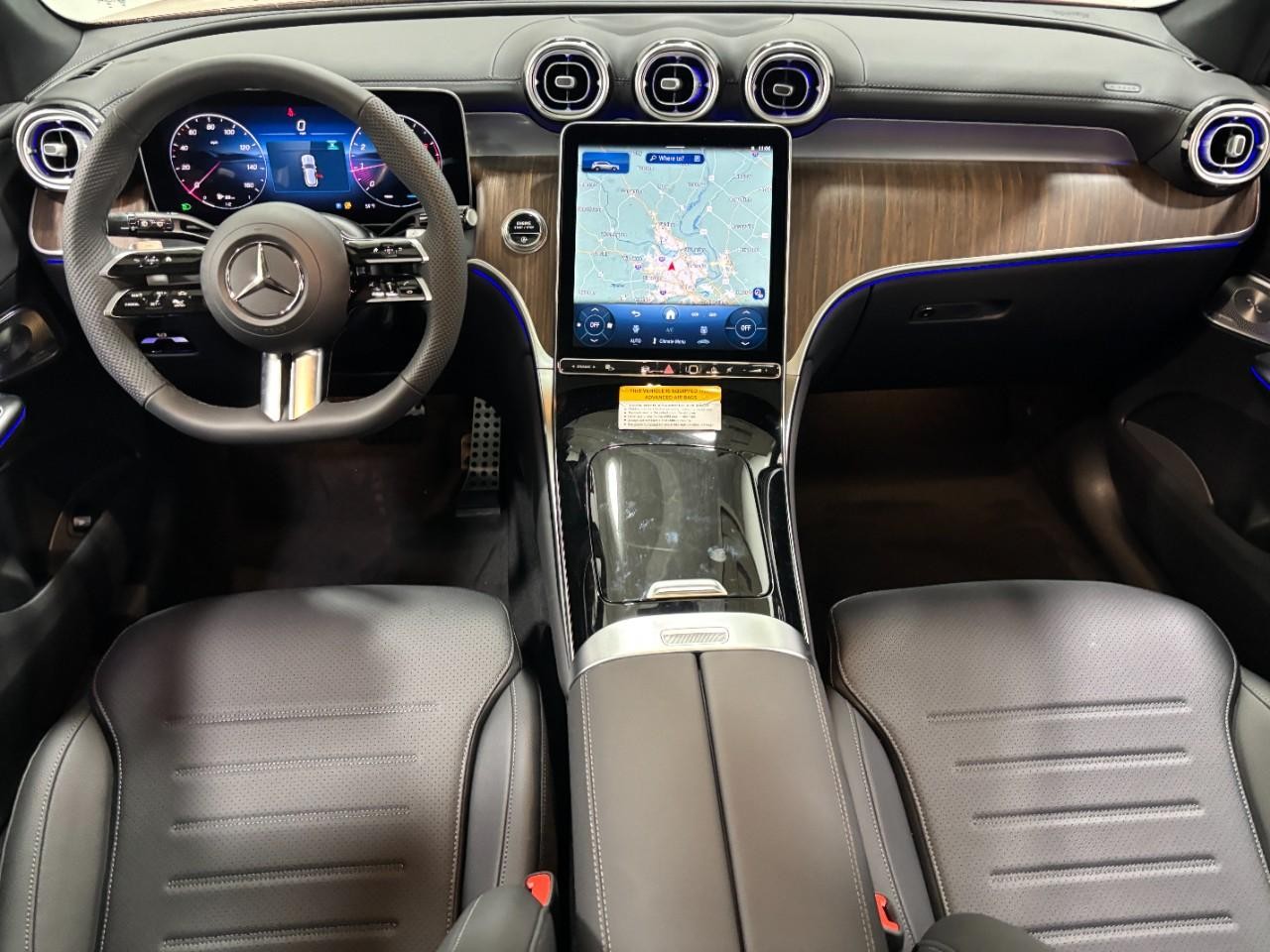 Mercedes-Benz GLC Vehicle Full-screen Gallery Image 14