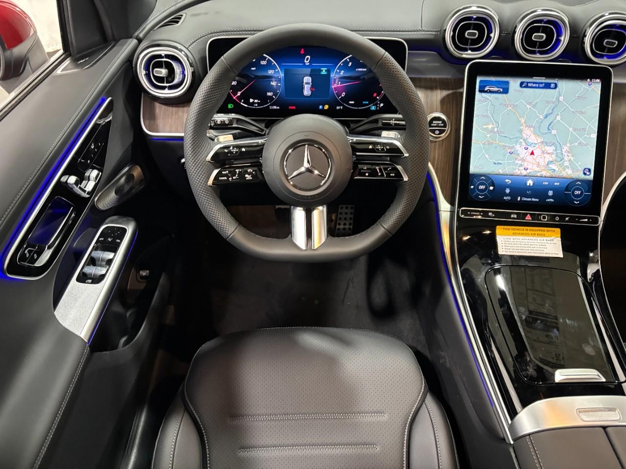 Mercedes-Benz GLC Vehicle Full-screen Gallery Image 15