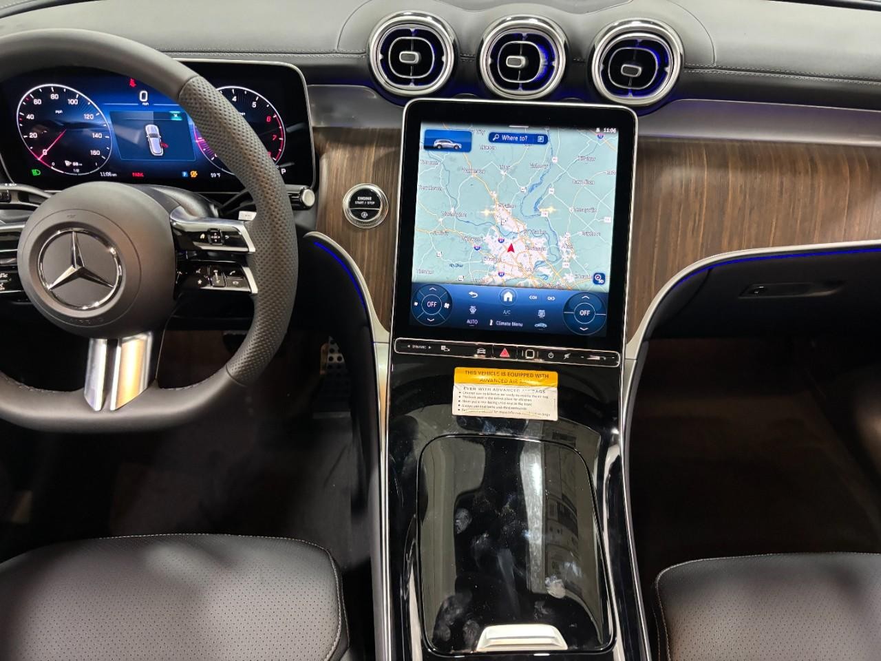 Mercedes-Benz GLC Vehicle Full-screen Gallery Image 16