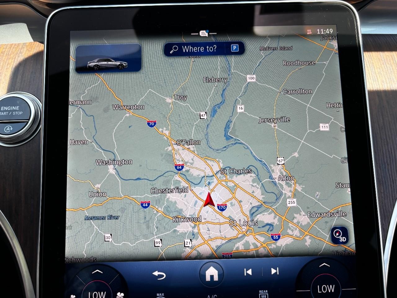 Mercedes-Benz C-Class Vehicle Full-screen Gallery Image 25