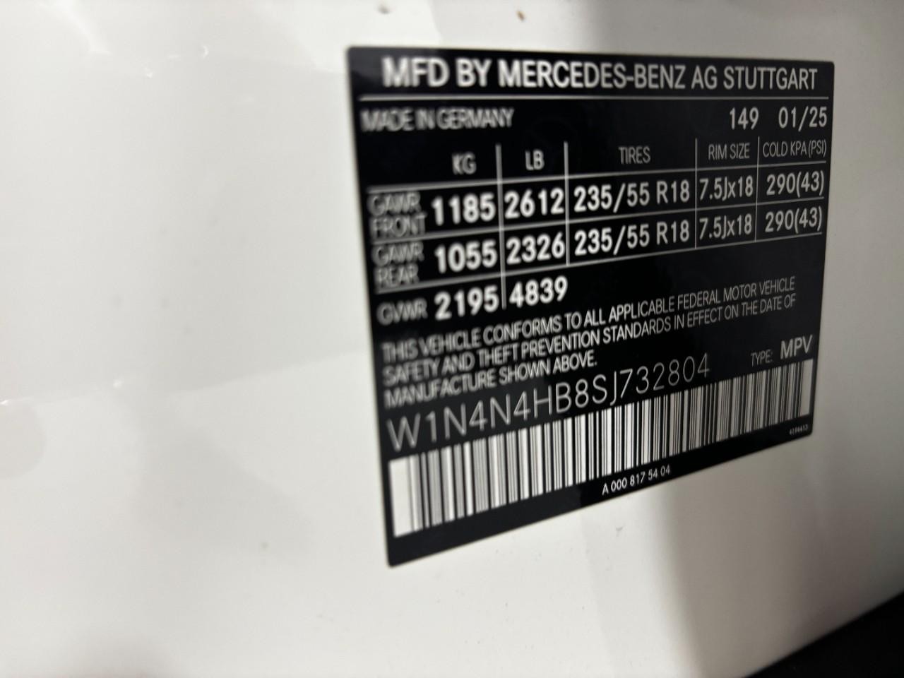 Mercedes-Benz GLA Vehicle Full-screen Gallery Image 40