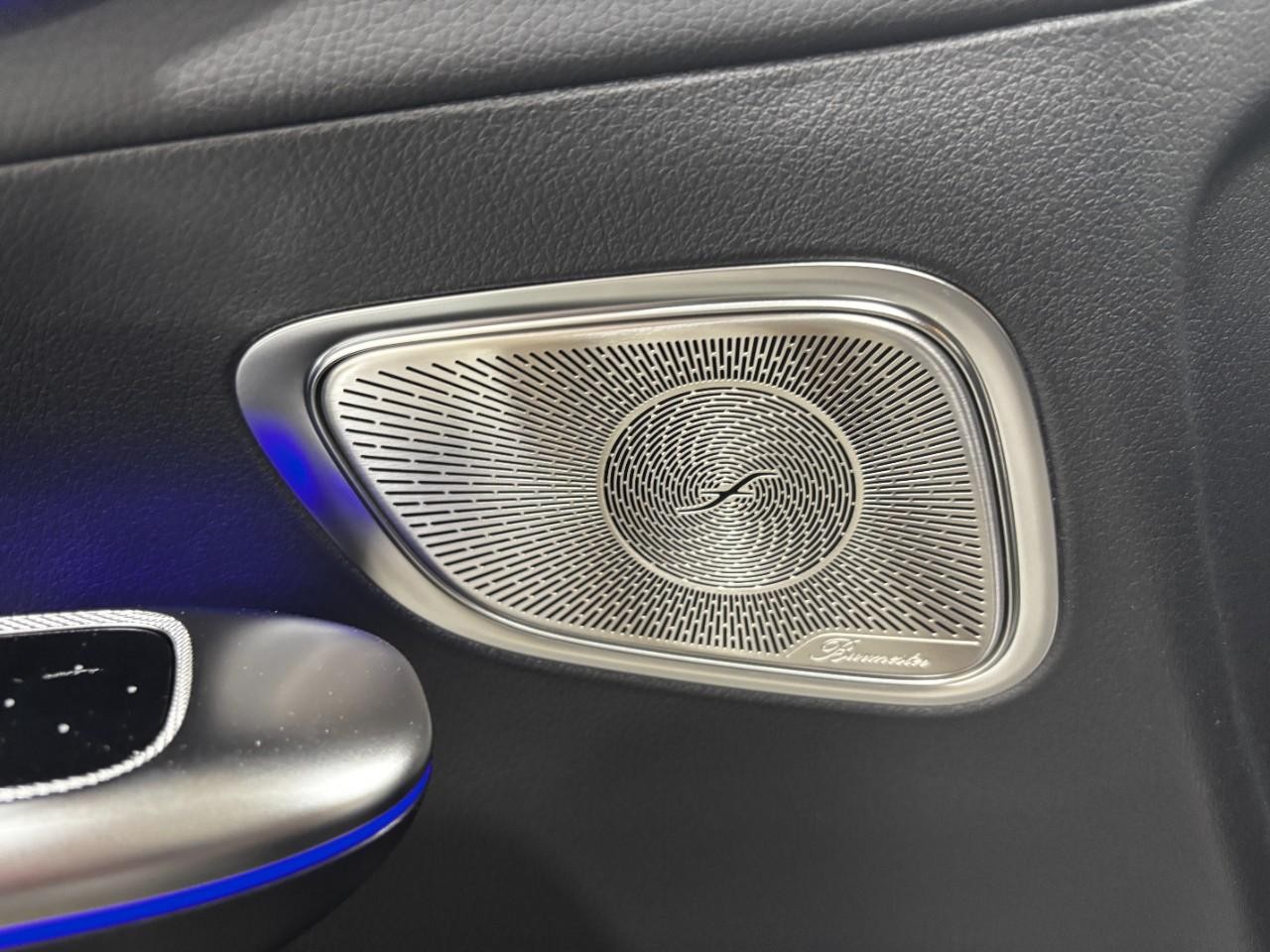 Mercedes-Benz GLC Vehicle Full-screen Gallery Image 34